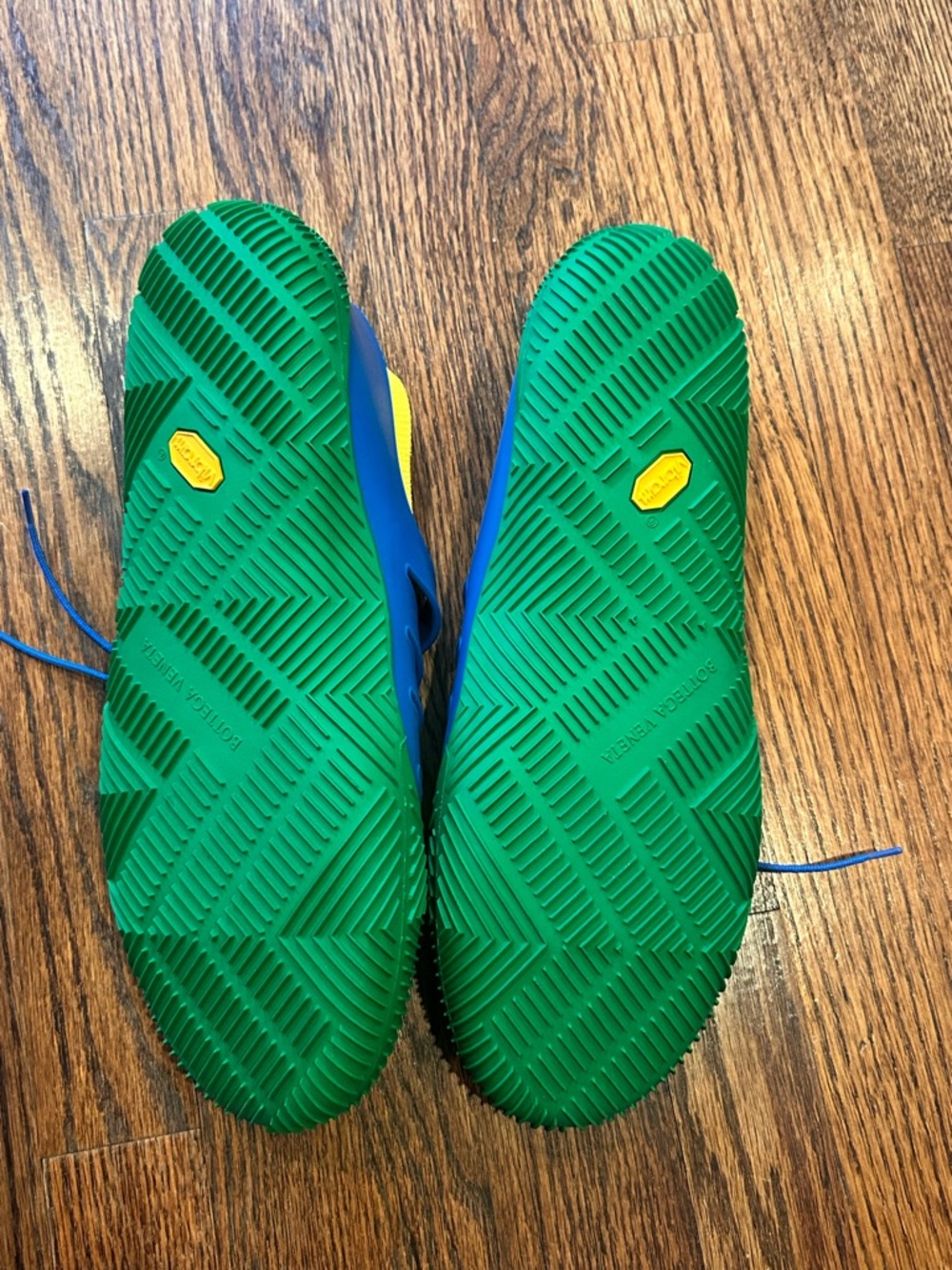 Bottega Veneta Rubber Green & Blue Lace-Up Water Shoes - Picture 5 of 9